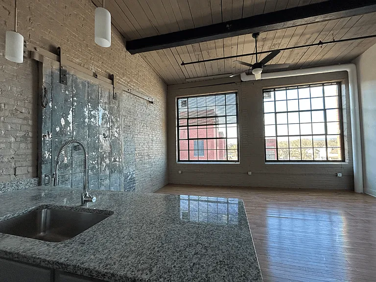 The Interwoven Lofts — Photo 7