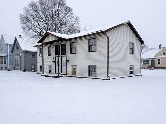 2nd image of 121 Warner St