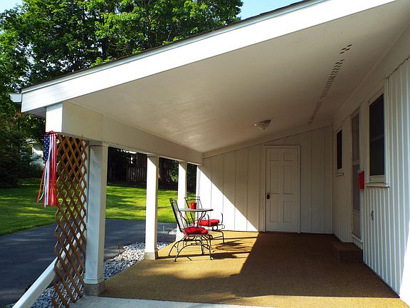 2nd image of 102 Brandon Dr