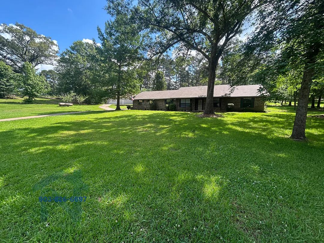 Building Photo - 104 Pinewood Ct