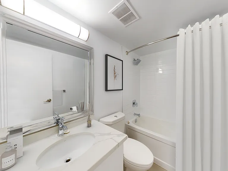 35 High Park Ave — Photo 11