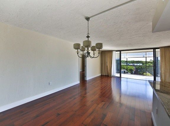 4th image of 26131 Hickory Blvd APT 1B