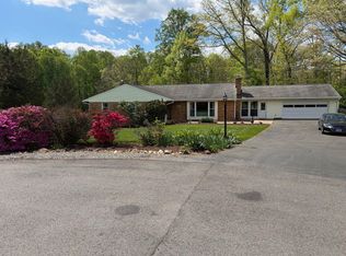 10425 Lake Ridge Dr, Oakton, VA 22124