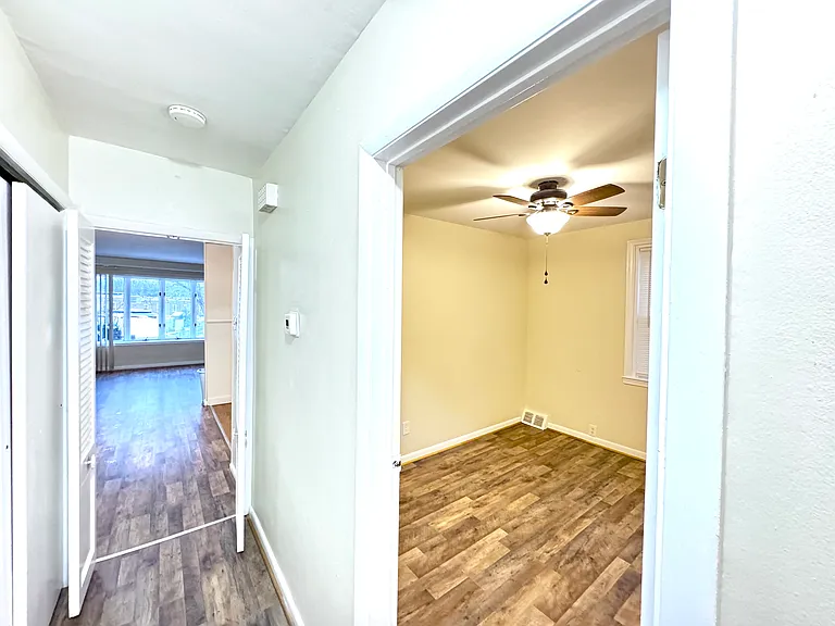 8560 Castor Ave — Photo 11