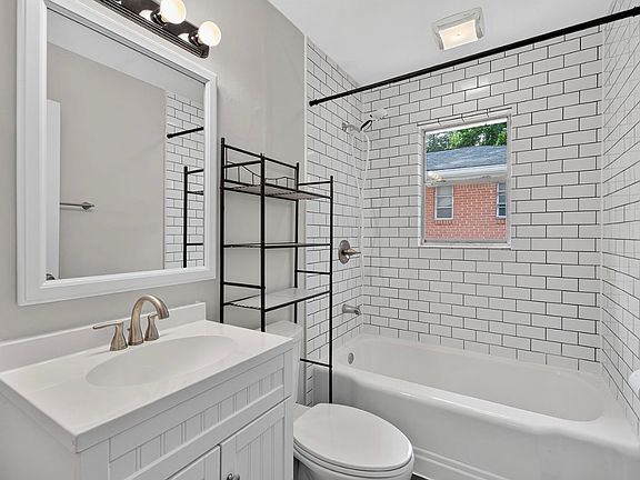 3rd image of 1121 Glendale Dr #2