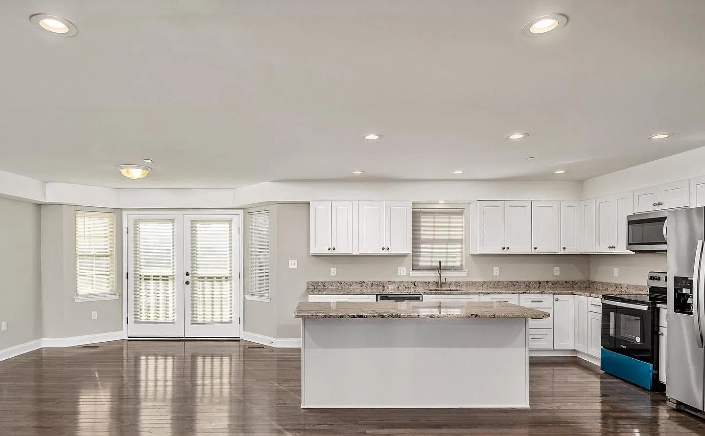 3 bed, 1800 sqft, $3,395 — Photo 4