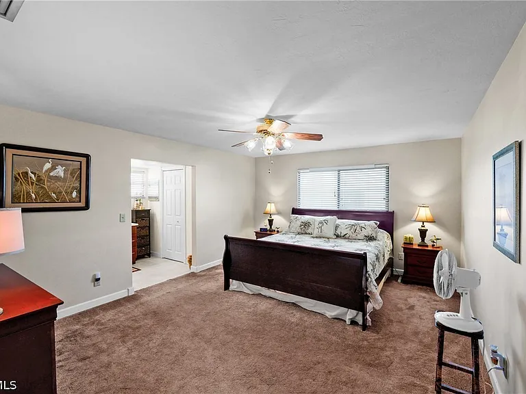 1203 SW 48th Ter #201 — Photo 20