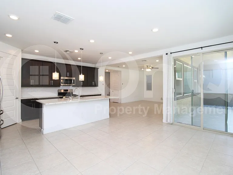 1130 E Armstrong Way — Photo 8
