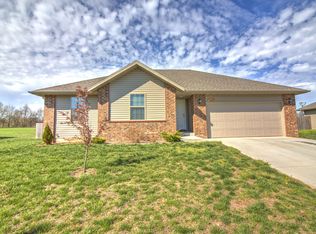 5629 W Sunflower Dr, Springfield, MO 65802