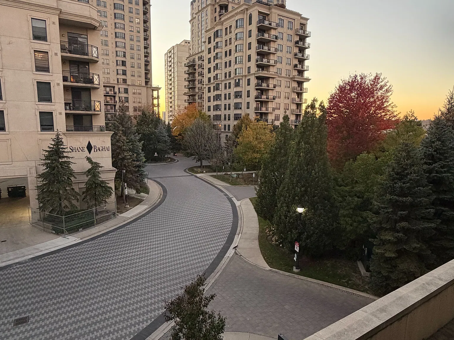 676 Sheppard Ave E — Photo 2