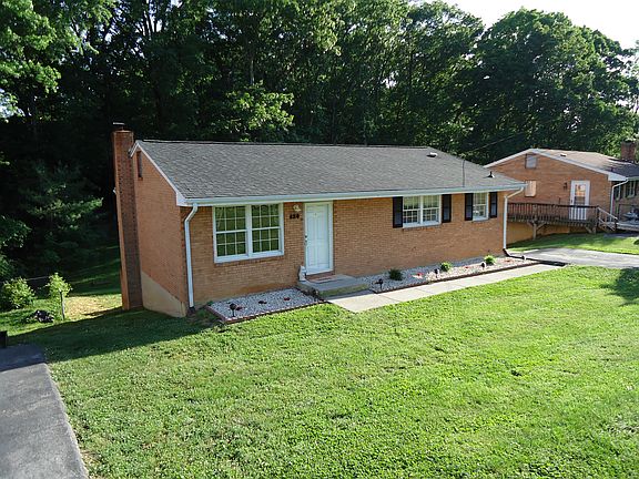 3rd image of 824 Brownwood Dr NW