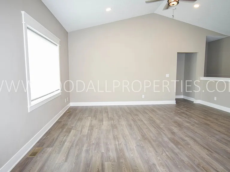 16772 Wilden Dr — Photo 3