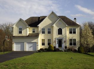 409 Maple Glen Cir, Schwenksville, PA 19473
