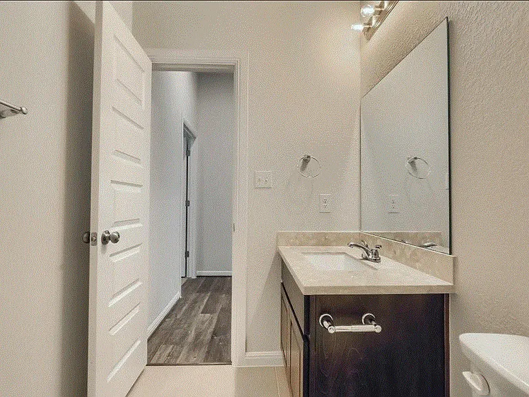 113 Thurston Dr — Photo 35