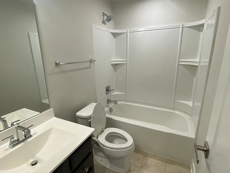 Basement full bathroom