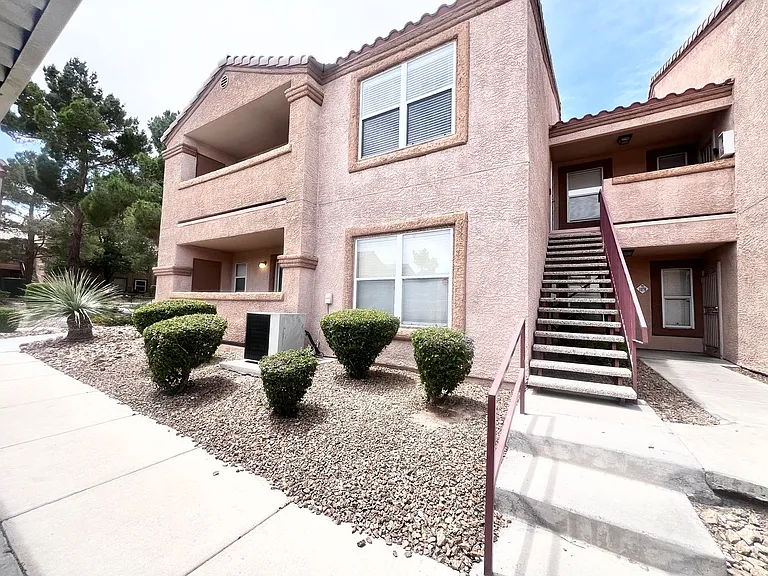 1150 N Buffalo Dr #1077 — Photo 2