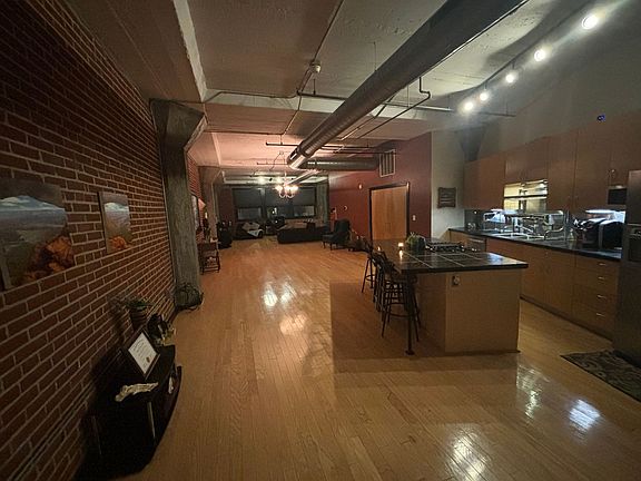 4th image of 1620 Lucas Ave APT 405