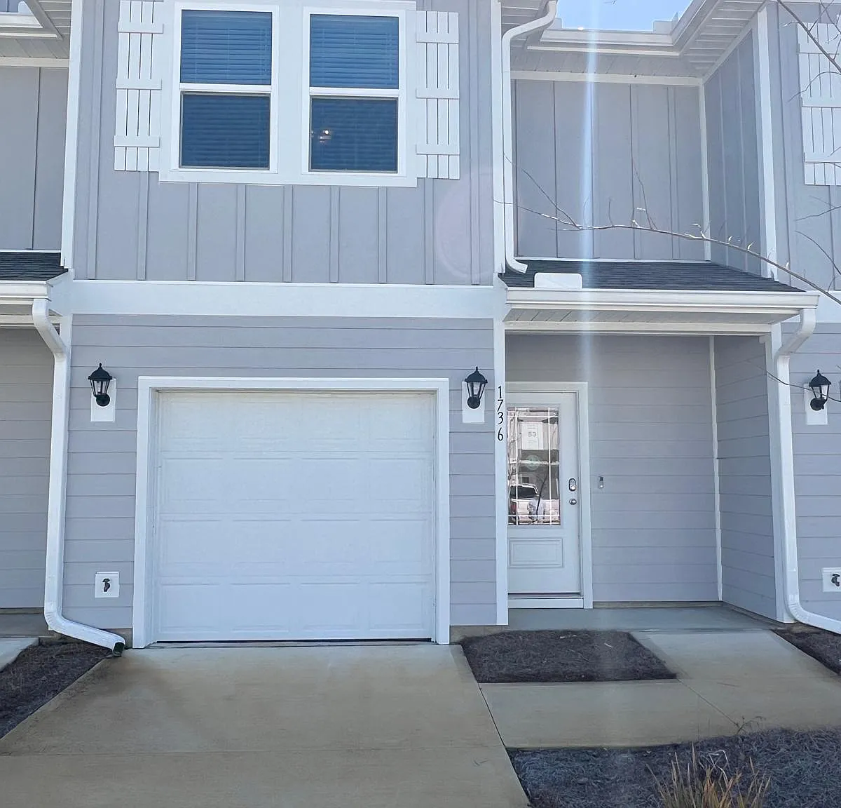 3 bed, 2.5 bath, 1459 sqft, $1,995 — Photo 1