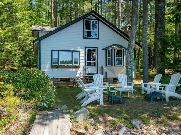 35 Oak Avenue, Effingham, NH 03882