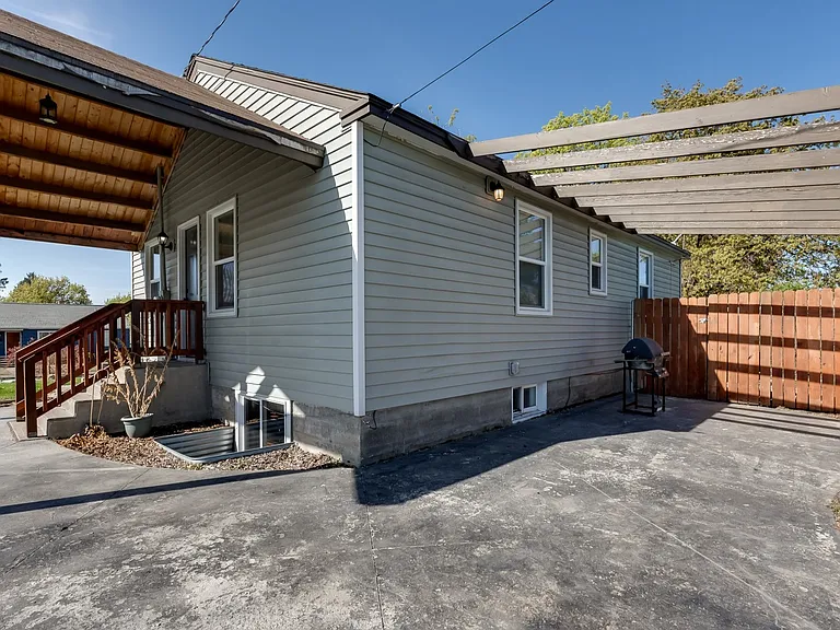 1504 W Kiernan Ave — Photo 27