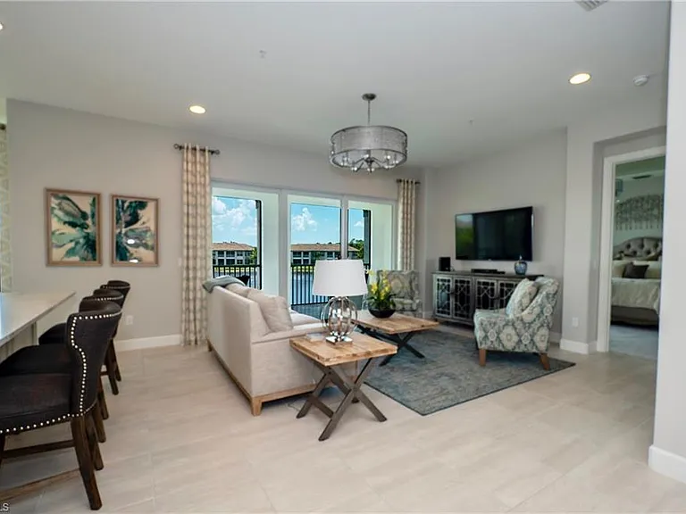 8008 Signature Club Cir — Photo 10