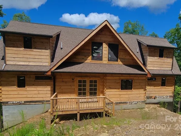266 Potomac Falls Dr, Black Mountain, NC 28711