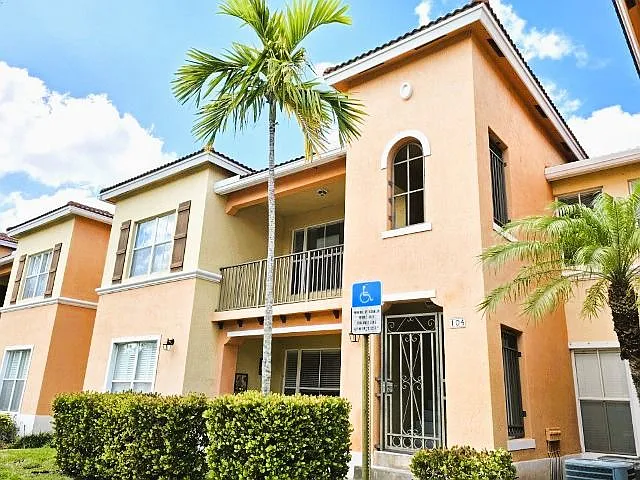3569 Forest Hill Blvd #104