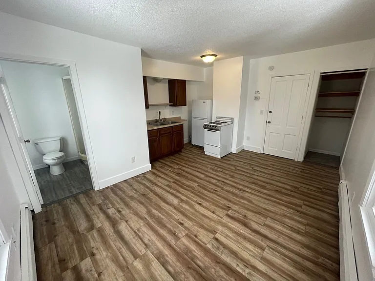 608 Norwood St — Photo 14