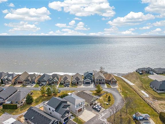 4th image of 80 New Lakeshore Rd #16