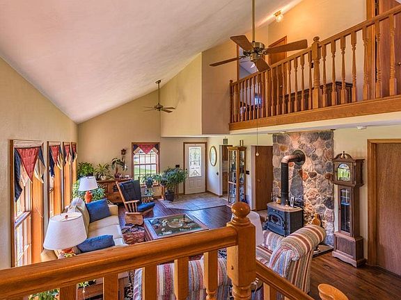 5th image of 22968 Sheri Ln