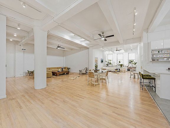 4th image of 95 Vandam St APT 2R