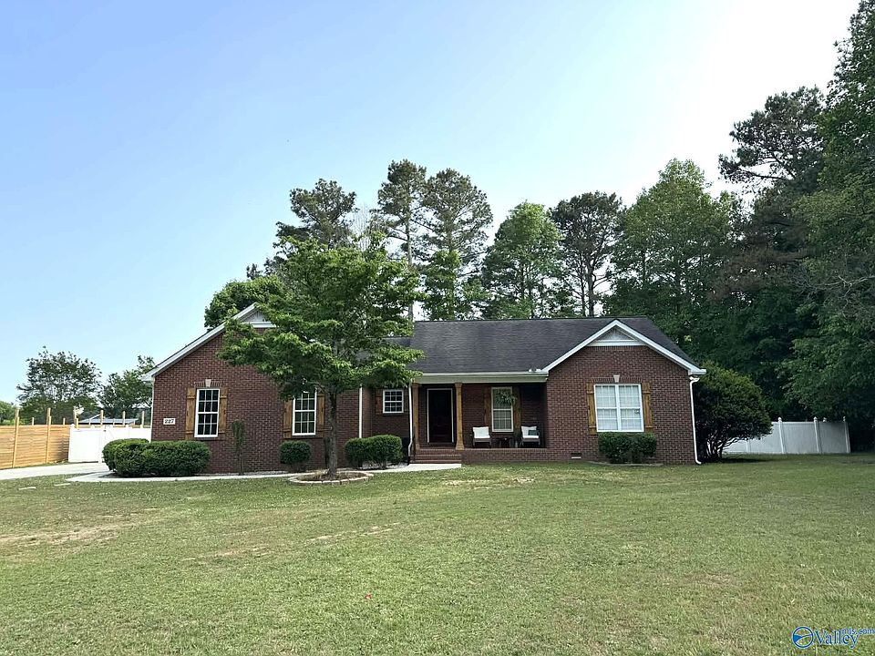 1st image of 227 SE Helms Rd