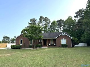 227 SE Helms Rd, Union Grove, AL 35175