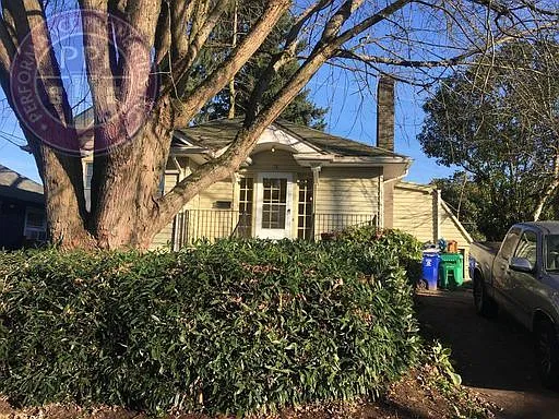 No Security Deposit w/ Rhino! North Mt. Tabor Bungalow, w/ Large Backyard! — Photo 1