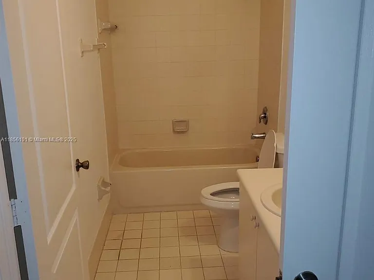 1666 SE 27th Ct #108 — Photo 5