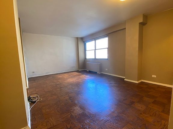 3rd image of 300 W 55th St APT 14W
