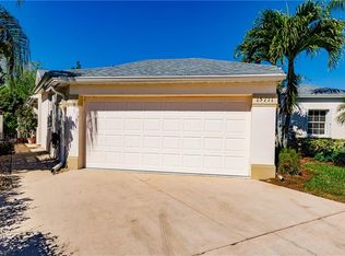 15111 Sterling Oaks Dr, Naples, FL 34110