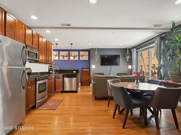 3rd image of 4839 N Ashland Ave #2W