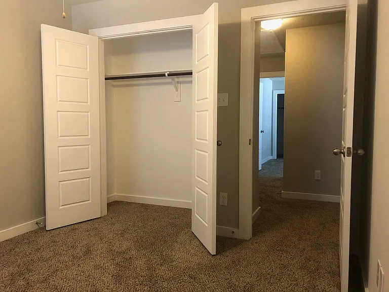 925 Chaparral Trl — Photo 16