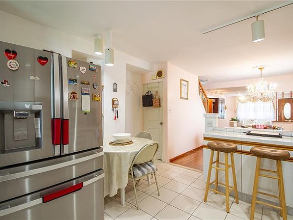 5th image of 5505 Avenue L