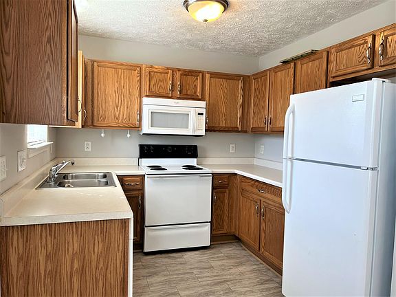 5th image of 2941 Windemere Dr