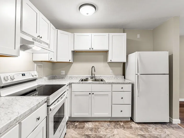87 Cedar St #5 — Photo 20