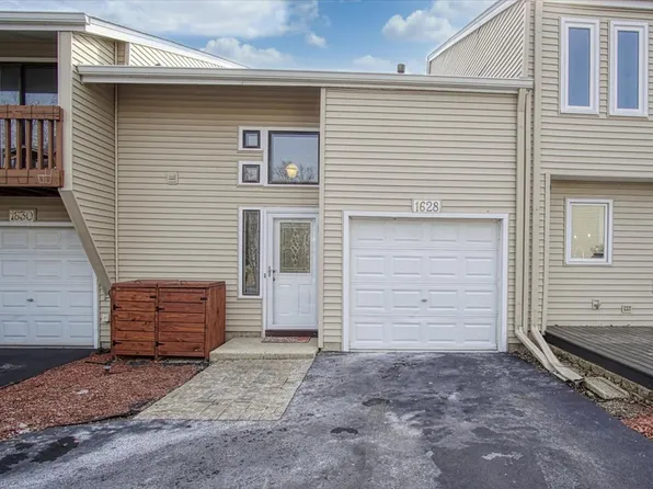 1628 Bay Ct, Naperville, IL 60565