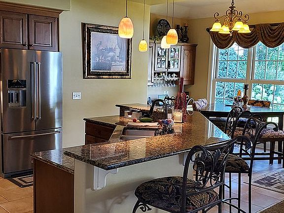 4th image of 2601 Southridge Dr