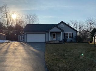179 Cramer Ave, Dousman, WI 53118