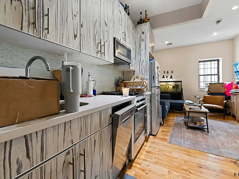115 Roebling St #2 — Photo 4