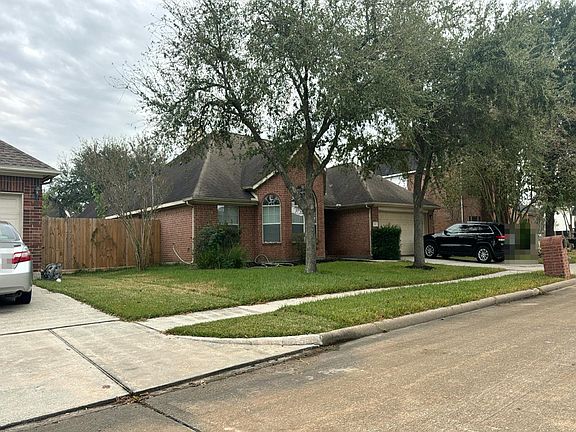 3rd image of 123 Crabapple Dr