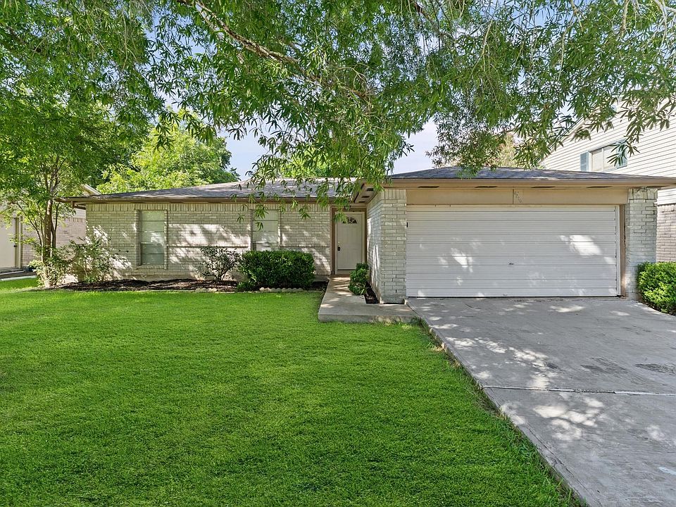 1st image of 6210 Vinewood Ln