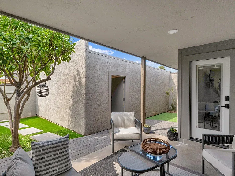 7207 N Via De Paesia — Photo 25