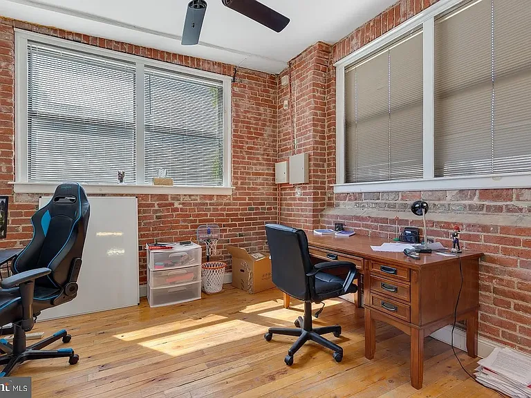 200 Krams Ave #2-3 — Photo 16